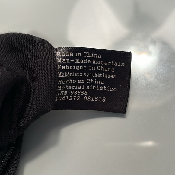 Franco Sarto zip front purse. Wear on the back bottom corners see photos - Picture 6 of 8